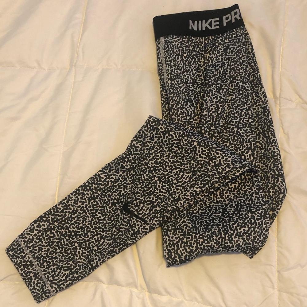 Nike Pro Leggings Size Small